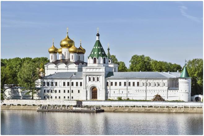 Ипатьевский монастырь в Костроме и другие достопримечательности Золотого кольца России