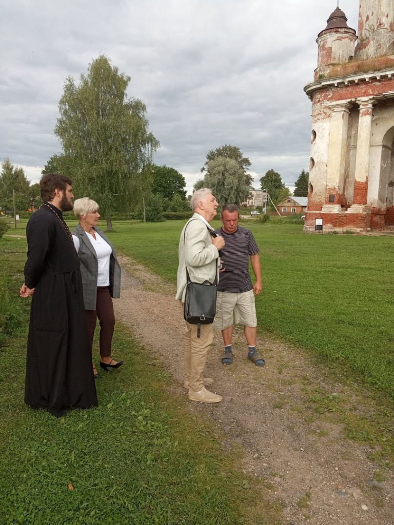 Осмотр объектов культурного наследия в Поречье-Рыбное