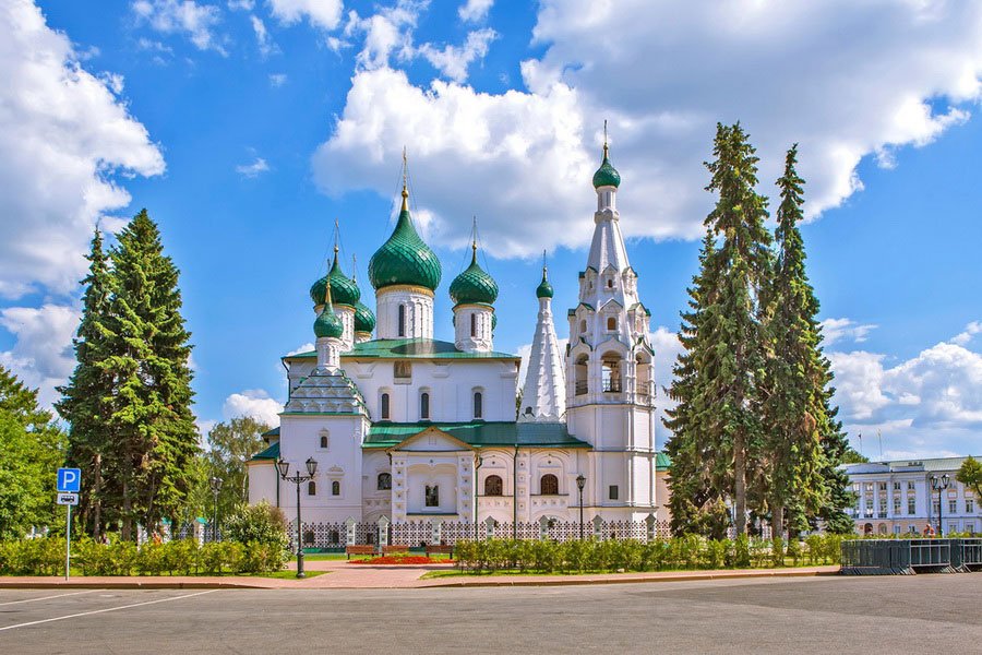 Самая красивая церковь города, церковь Ильи Пророка, является гордостью и радостью Ярославля и излюбленной достопримечательностью туристов